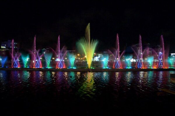 Floating fountains